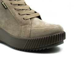 Ara sieviešu zābaki