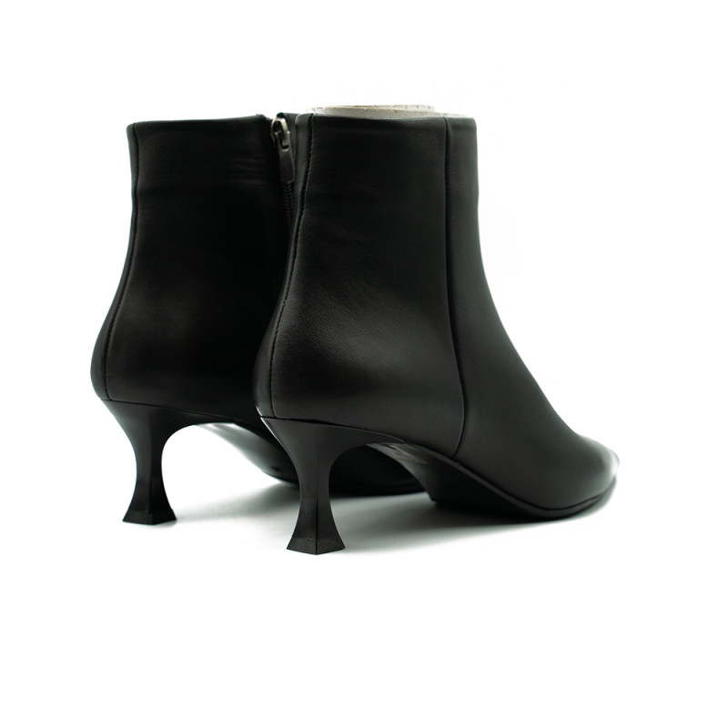 Nicolo Ferretti sieviešu zābaki