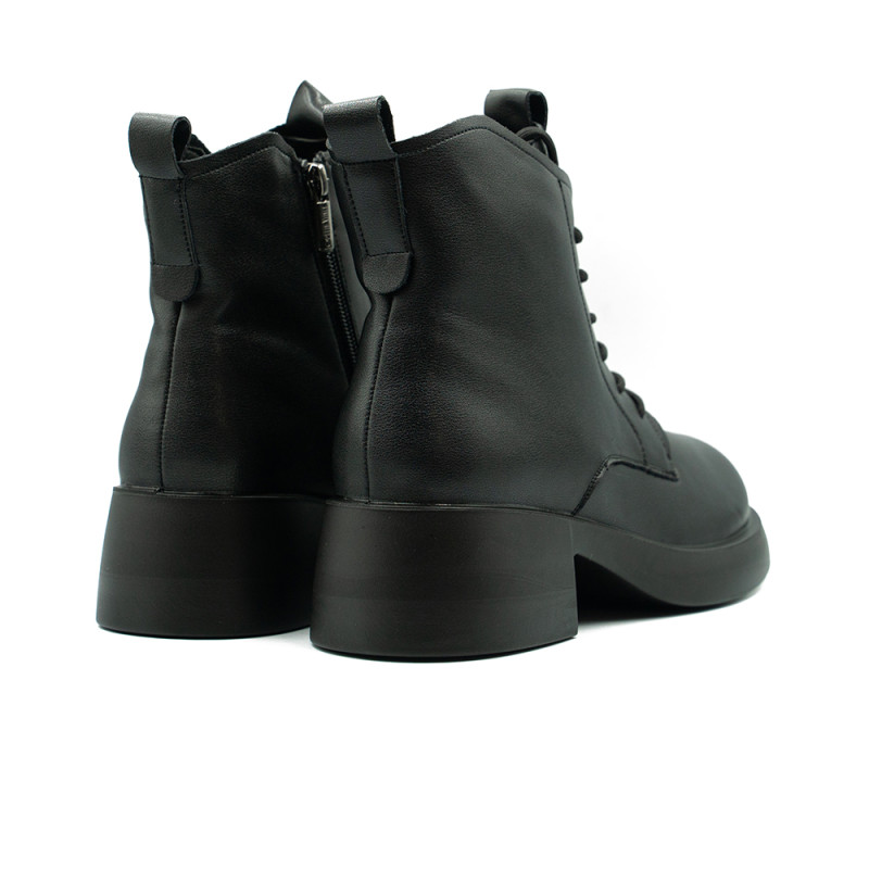 Loretta Vitalezābaki sievietēm