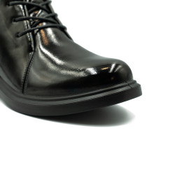 Loretta Vitalezābaki sievietēm