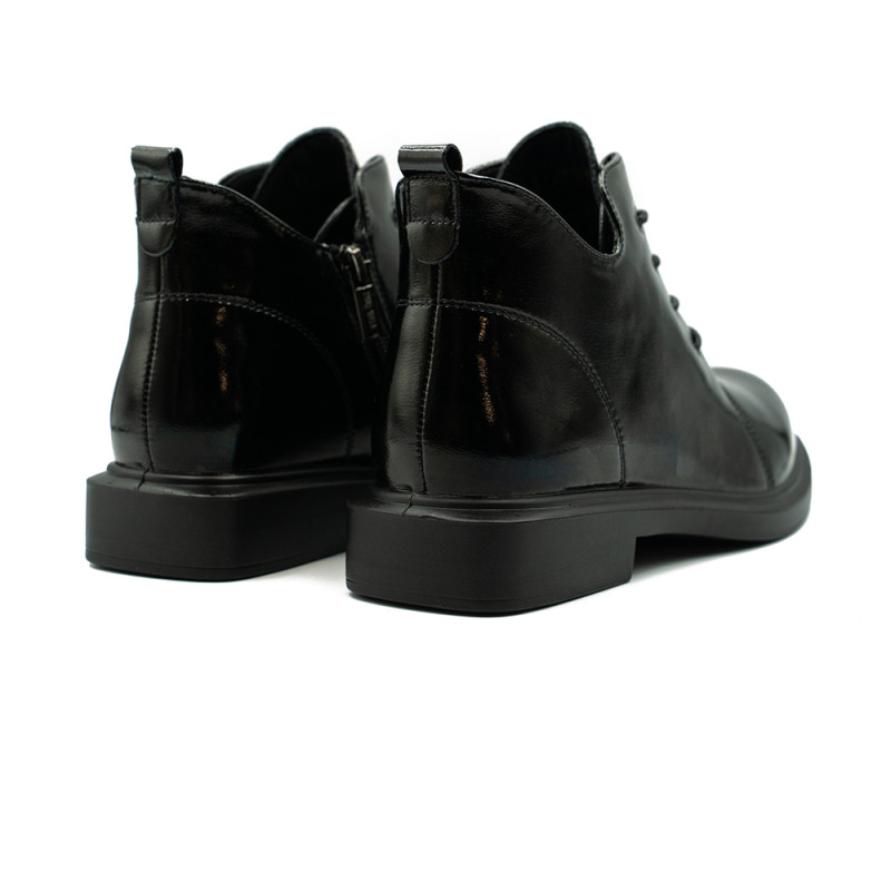 Loretta Vitalezābaki sievietēm