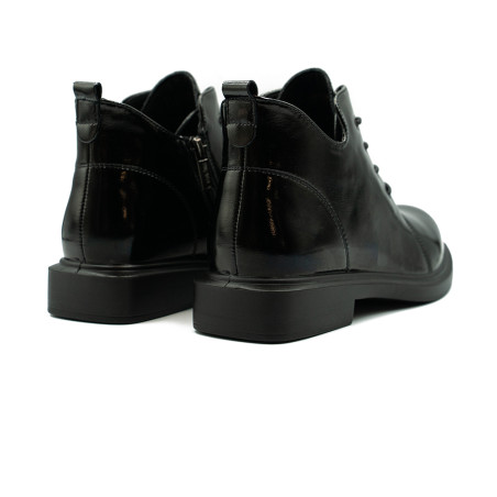 Loretta Vitalezābaki sievietēm