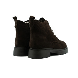 Loretta Vitalezābaki sievietēm