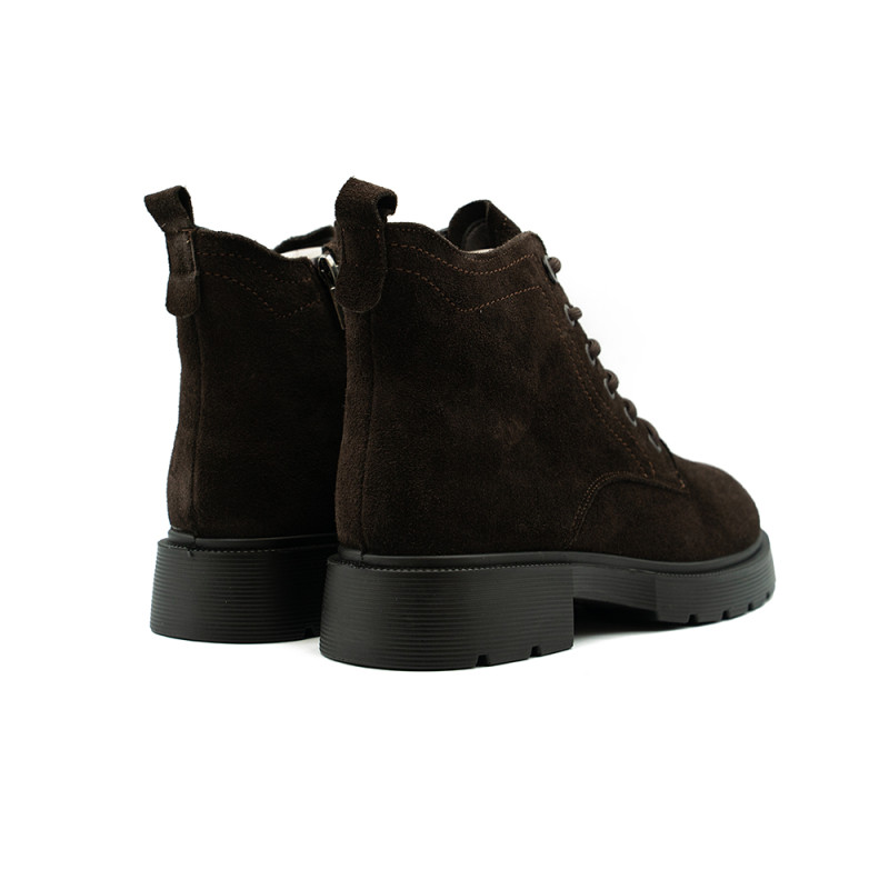 Loretta Vitalezābaki sievietēm