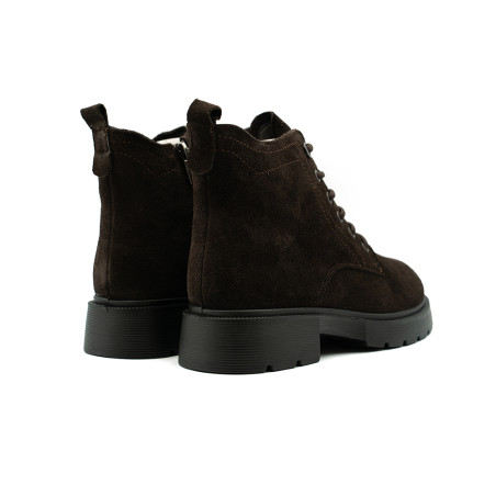 Loretta Vitalezābaki sievietēm