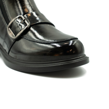 Loretta Vitalezābaki sievietēm