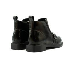 Loretta Vitalezābaki sievietēm