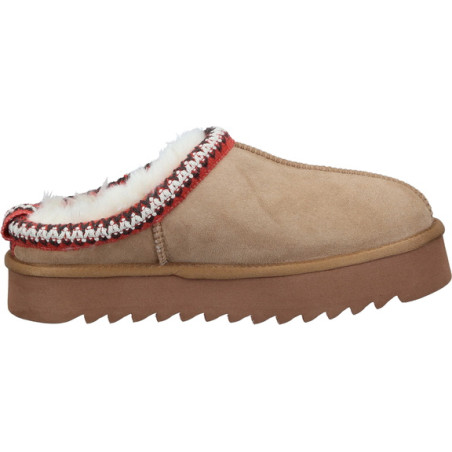 Polking sieviešu iešļūcenes